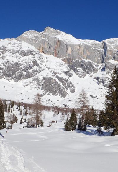 Ins Birgkar, der Jausenstein ist deutlich zu erkennen