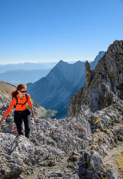 Der versicherte Ausstieg ins Kar, jetzt folgt erst einmal Gehgelände.