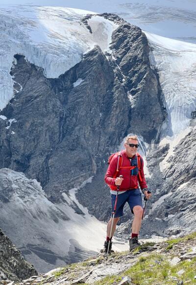 Blick vom Löbbentörl auf den Hängegletscher der Kristallwand.