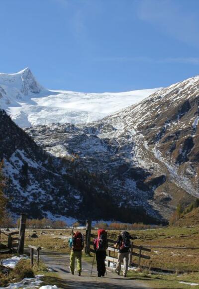 Im Gschlößtal - rechts der Vordere Kesselkopf, links Schwarze Wand und Hoher Zaun