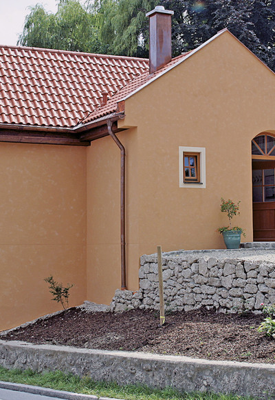 Restauriertes Wasserhäusl an der Rosenheimer Straße