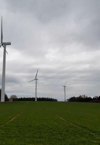 Windräder bei Neukirchen