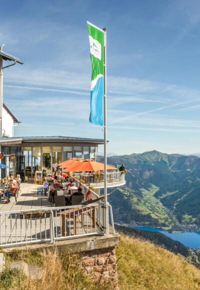 Schmitten Cafe mit traumhaftem Ausblick auf den Zeller See