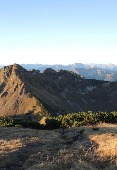 Gegenüber des Hochmiesing liegt die deutlich bekanntere Rotwand