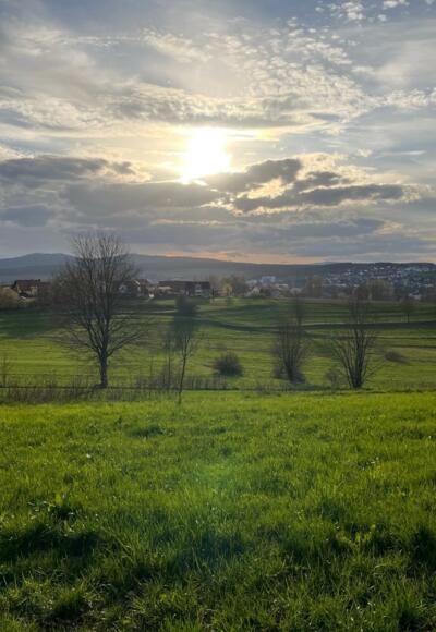 Ausblick vom 24-Örter-Stein mit Sicht bis zum Schneeberg