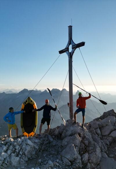 Packraft-Test am Gipfel des Großen Krottenkopfs