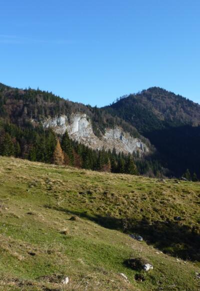 Looswand, links Ladenberg, rechts Sattelköpfel