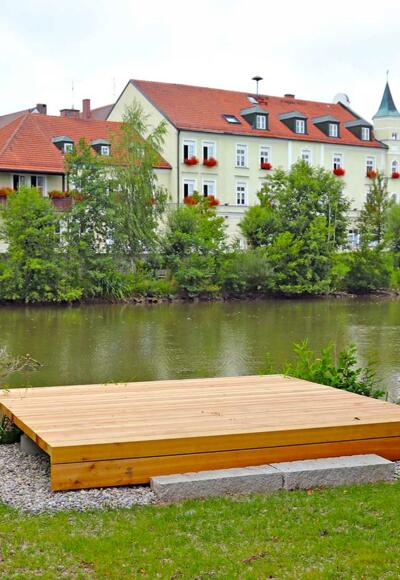 Balkspitz mit Blick auf das Rathaus Vilsbiburg