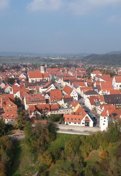 Historische Altstadt von Schongau mit dem Polizeidienerturm im Vordergrund
