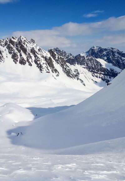 Die Abfahrt aus dem Litznersattel hinunter zur Saarbrücker Hütte.