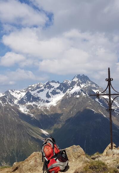 Blick zur Verpeilspitze (links) und Rofelewand