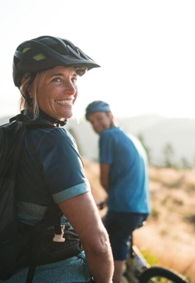 MountainbikerinLachen_OberoesterreichTourismusMuehlviertlerAlmFreistadtMoritzAblinger.jpg