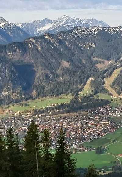 Aufacker Blick auf Oberammergau