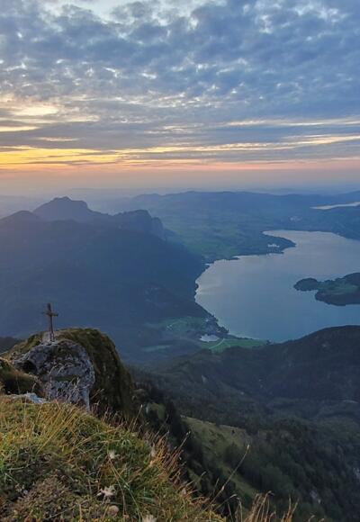 Schafberg Gipfelkreuz - Blick auf Mondsee, Irrsee, Wolfgangsee und Fuschlsee