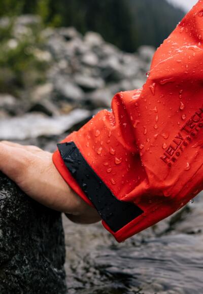 Unterwegs mit der Odin 9 Worlds 2.0 Outdoor Shell Jacke von Helly Hansen