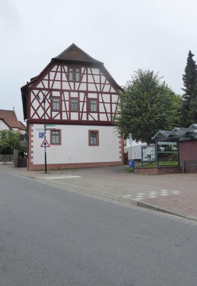 Bushaltestelle Wüstensachsen Rathaus