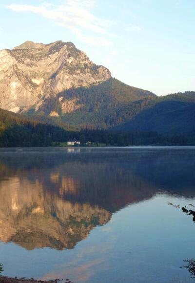 Voderer Langbathsee mit Brunnkogel