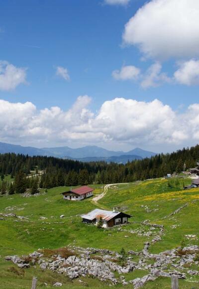 Blick auf die Eggenalm mit dem Straubinger Haus