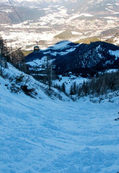 Ausreichend Schneeauflage bei der Einfahrt in den Spinnergraben.