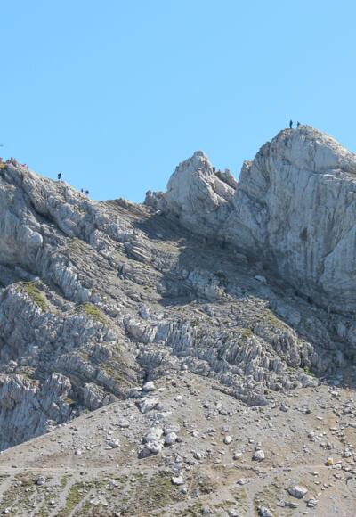Die Westliche Karwendelspitze (links)
