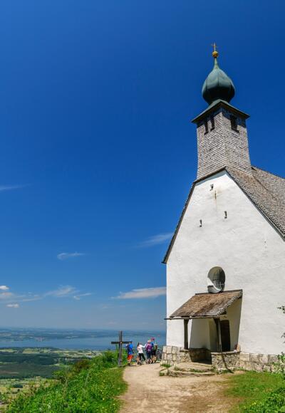 Die Schnappenkirche im Nordwesten des Hochgernstocks.