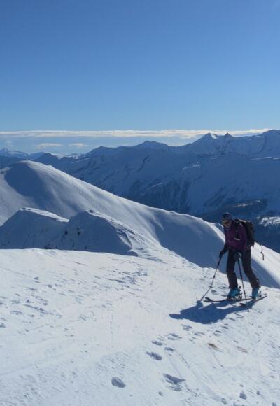 am Gipfeldach mit Blick zur Balonspitze