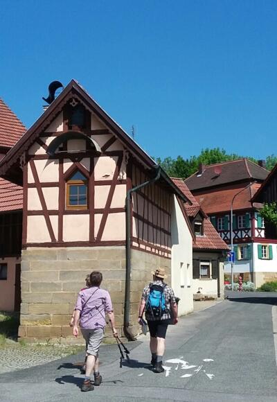 Straßenzug in Burgellern