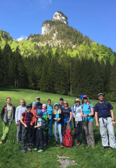 In der Bildmitte ist der Felsklotz des Kofels bereits sichtbar