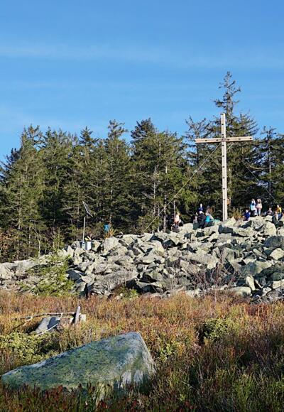 Gipfel mit dem 2020 erneuerten Kreuz