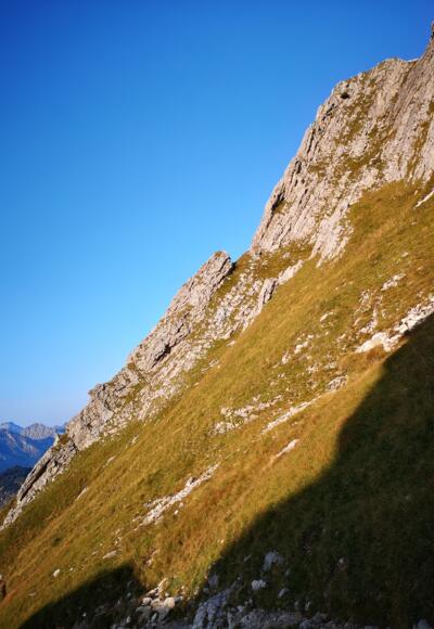 Der Hüttengrat, vom Wanderweg zum Aggenstein gesehen