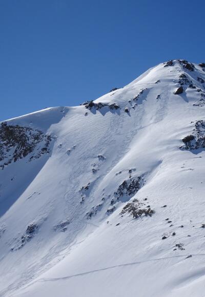 Abfahrtsspuren von der Lareinfernerspitze