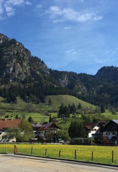 Hirschberg von Bad Hindelang aus gesehen, die Aufstiegsroute verläuft rechtsherum, der Abstieg nach links