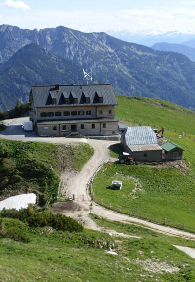 Frühsommer am Haus