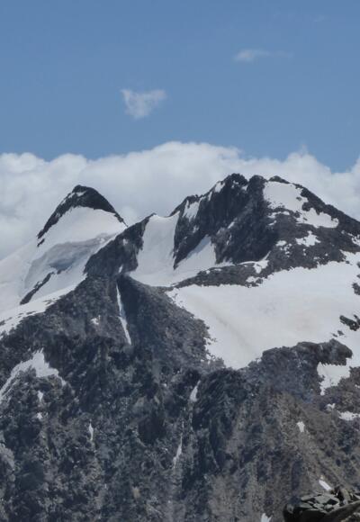 Unser Ziel - das Zuckerhütl (links)