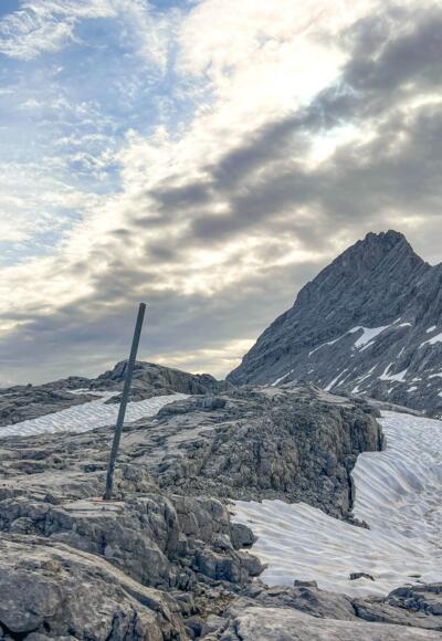 Begehrtestes Gipfelziel ab Riemannhaus ist die elegante Schönfeldspitze.