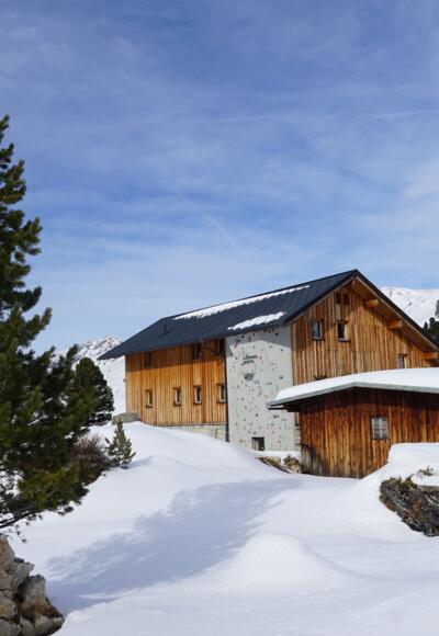 Winterliches Idyll: Die Lizumer Hütte