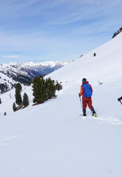 Blick hinab Richtung Inntal beim Rückweg von den Torseen zur Lizumer Hütte