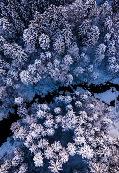 Luftaufnahme der winterlichen Starzlach.