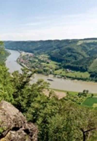 Blick vom Ebenstein ins Donautal