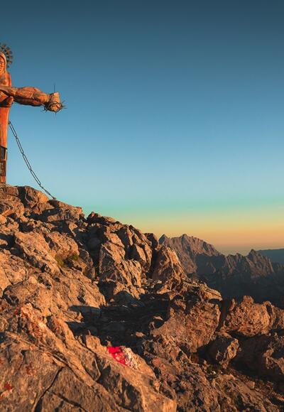Einzigartiges Gipfelkreuz auf der Schönfeldspitz