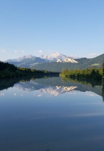 Der Blick über die Salzach von Puch Urstein Richtung Süden nach Hallein.