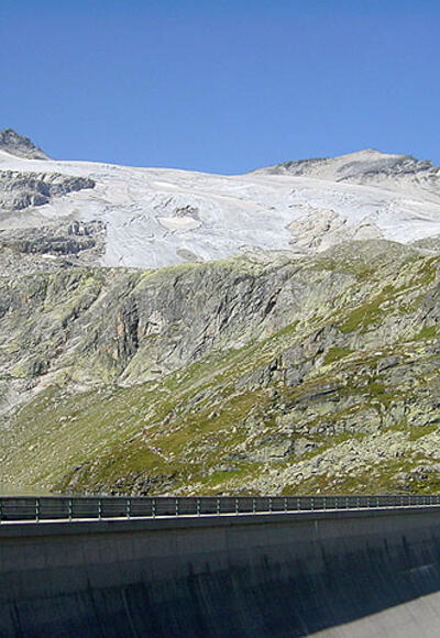 Staumauer am Weißsee