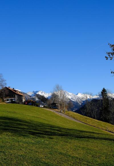 Sonthofener Ortsteil Breiten vor Allgäuer Bergen
