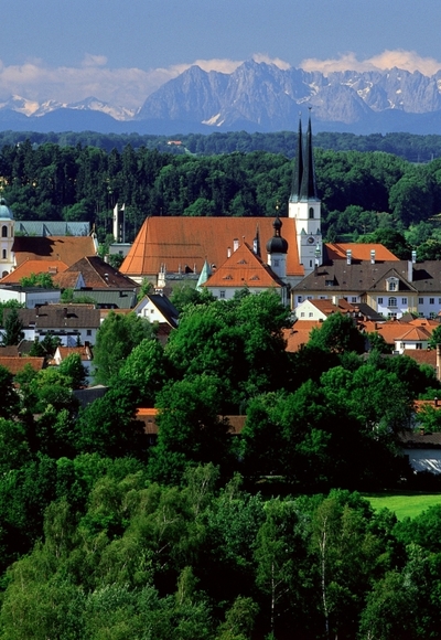 Altötting mit Alpenpanorama