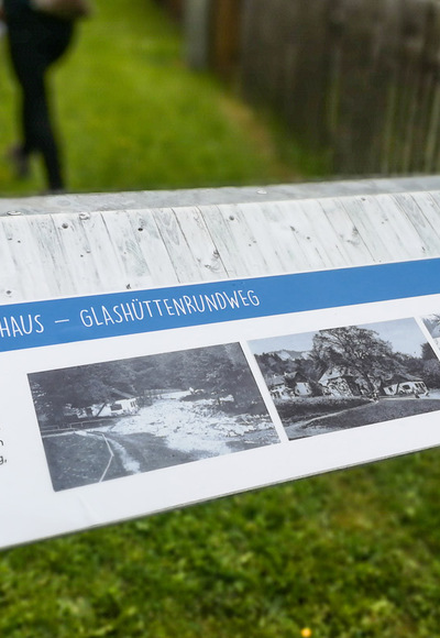 Themenweg - Glashüttenrundweg in Grafenaschau - Informationstafeln am Wegesrand