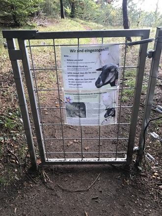 Bei Kilometer 13 müssen Sie durch dieses Gatter gehen