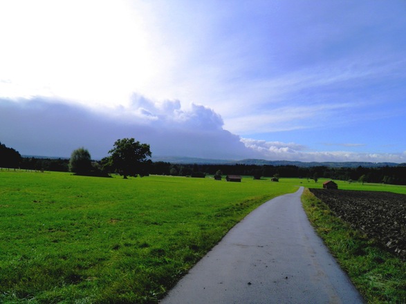 Regenwolken über Forst Bayerdiessen