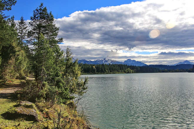 Traumhaftens Panorama vom Ufer des Lechs aus gesehen