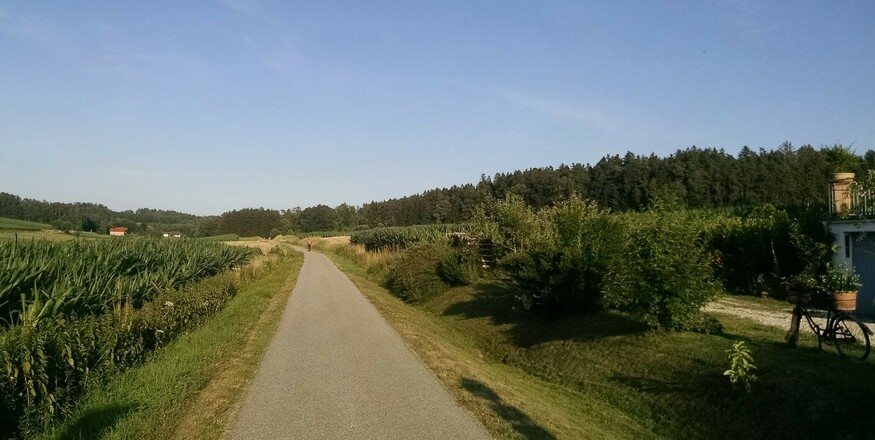 Radweg auf der ehemaligen Bahntrasse