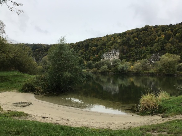 Schleifenroute - kurz vor Bad Abbach bietet die Donau kleine Bademöglichkeiten an den Sandstränden